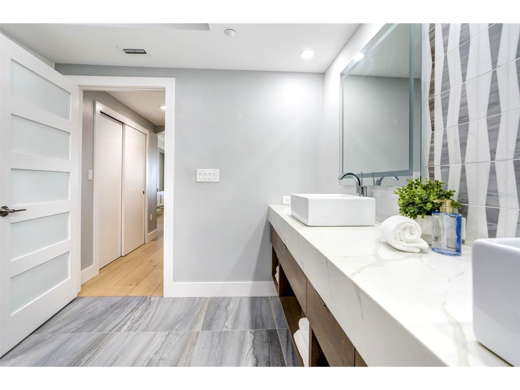 1370 Gulf Boulevard #403 Clearwater Beach FL 33767 TB8474557 image12
