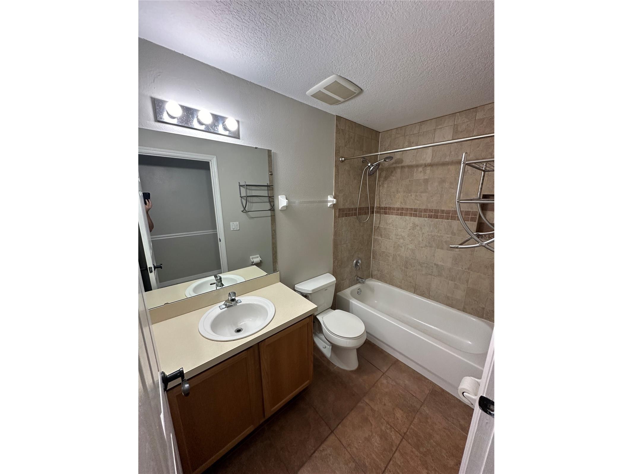 13701 Meadowpark Avenue Orlando FL 32826 O6404124 image4