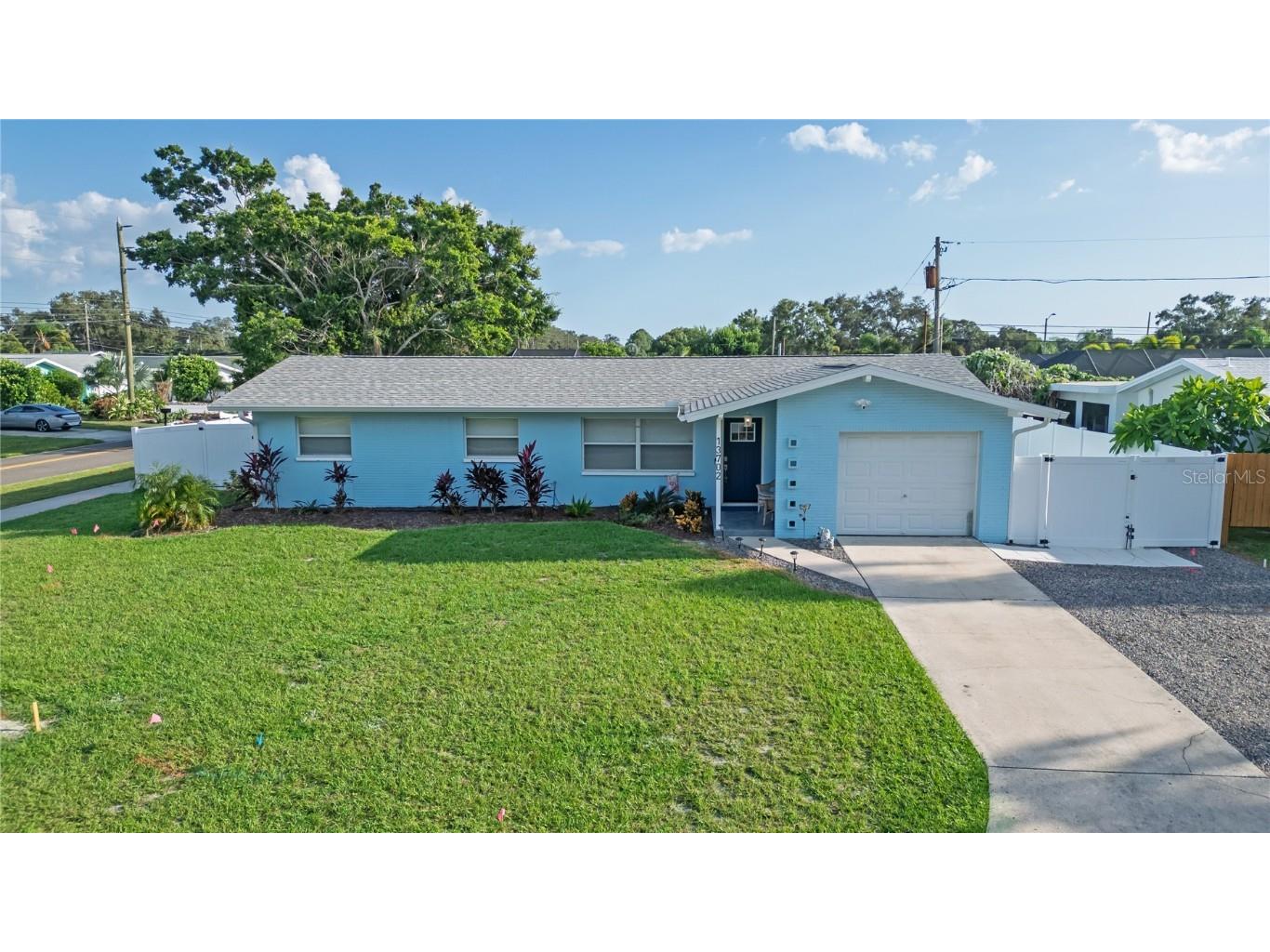 13702 Martinique Drive Seminole FL 33776 TB8428069 image1