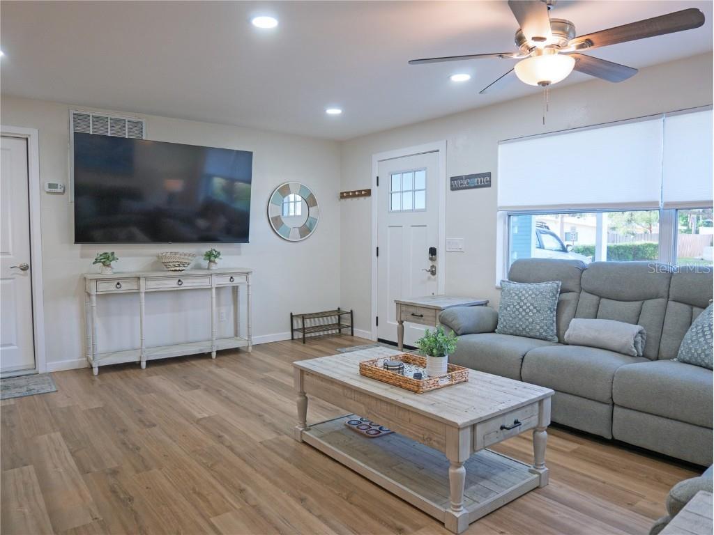 13702 Martinique Drive Seminole FL 33776 TB8428069 image11