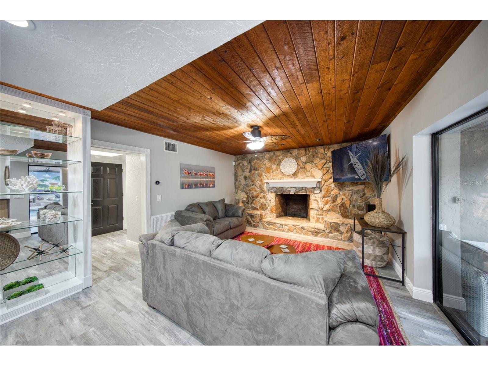 13703 Oak Forest Boulevard N Seminole FL 33776 TB8485534 image10