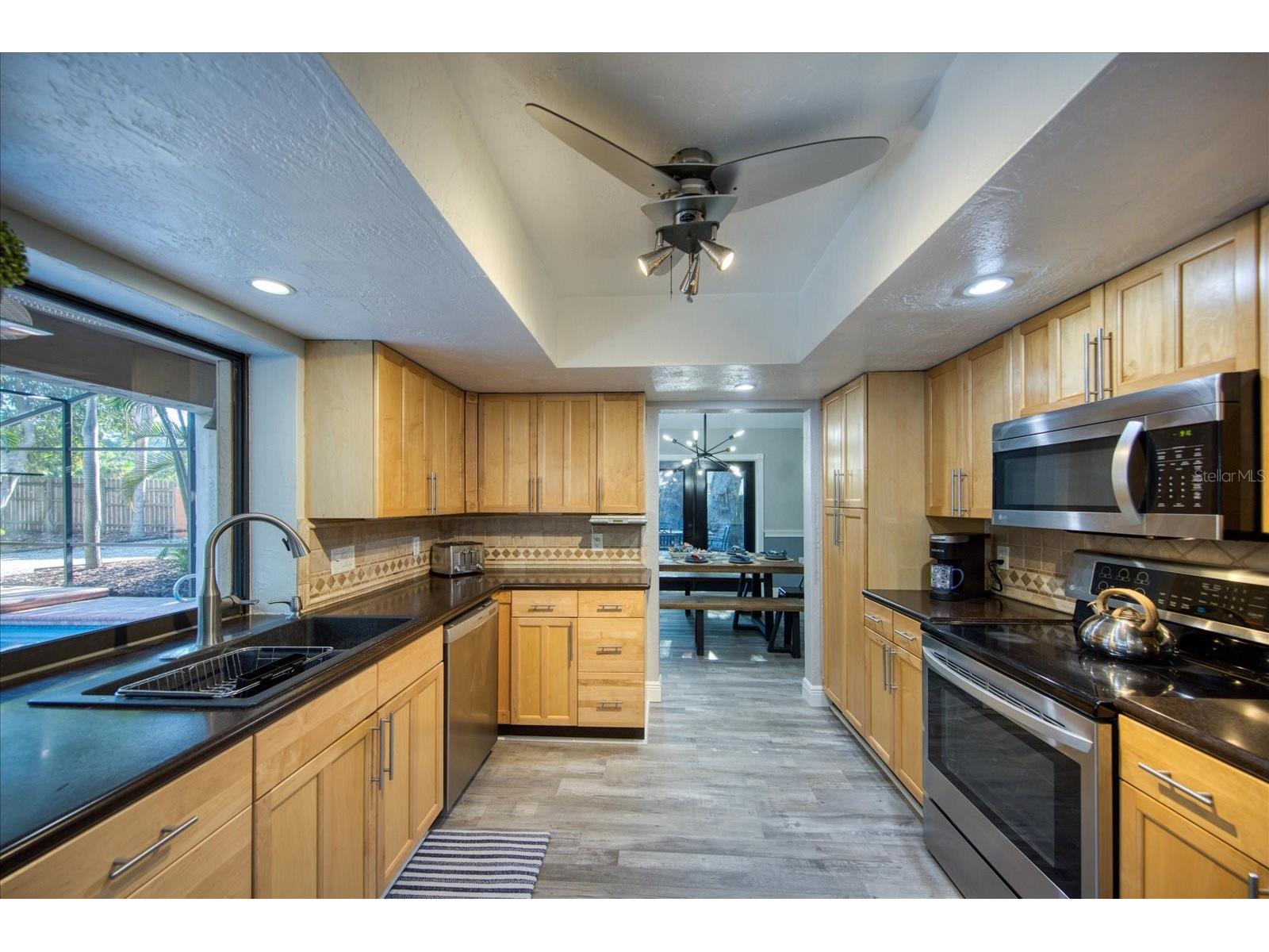 13703 Oak Forest Boulevard N Seminole FL 33776 TB8485534 image13
