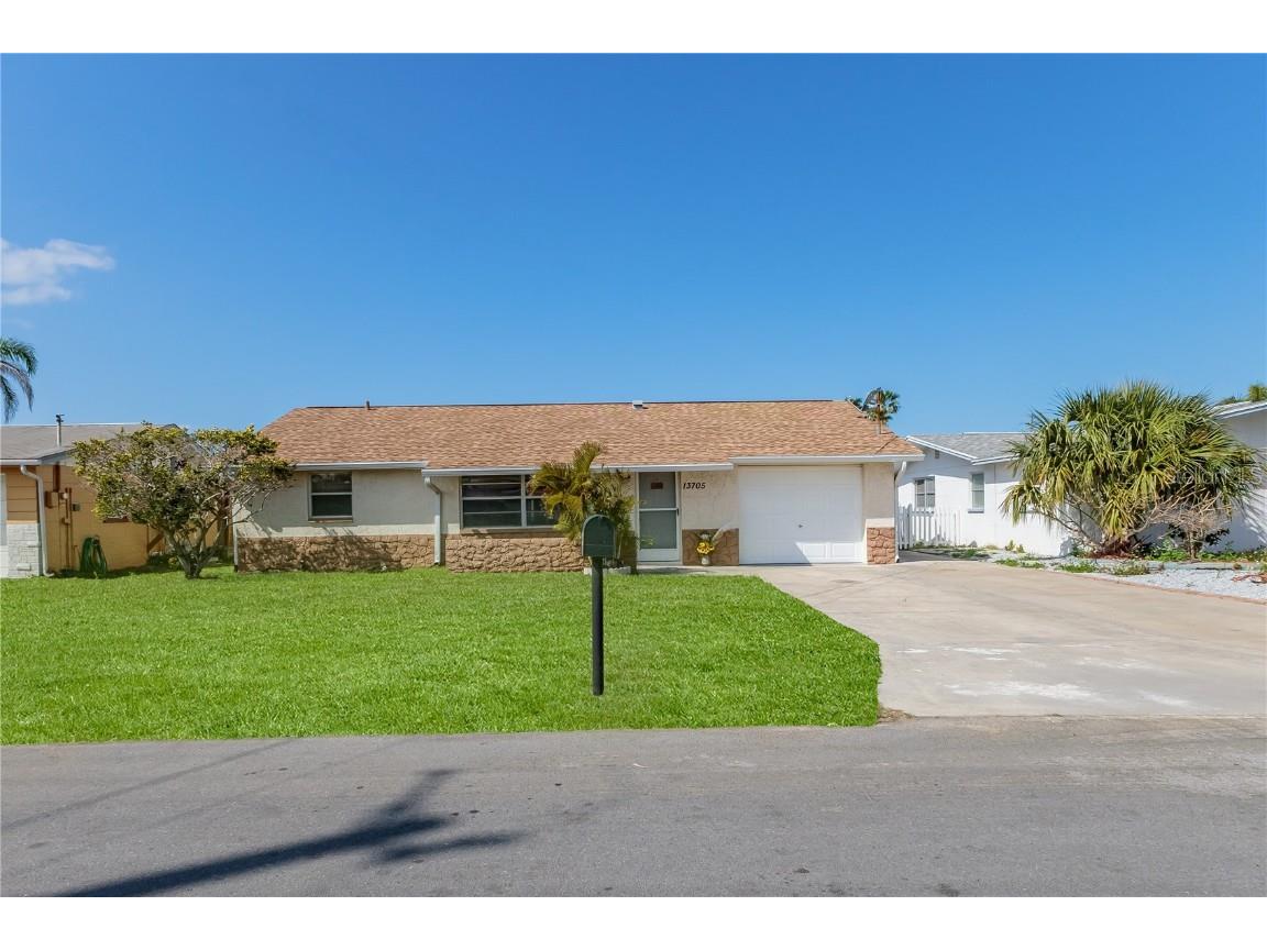 13705 Allyn Drive Hudson FL 34667 - GULF OF AMERICA W7872052 image1