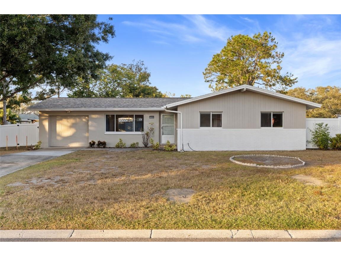 13705 Jamaica Drive Seminole FL 33776 TB8446173 image1