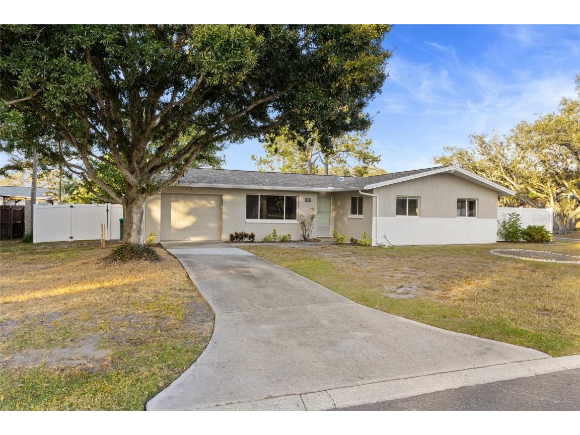 13705 Jamaica Drive Seminole FL 33776 TB8446173 image2