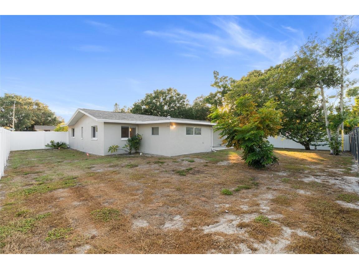 13705 Jamaica Drive Seminole FL 33776 TB8446173 image29