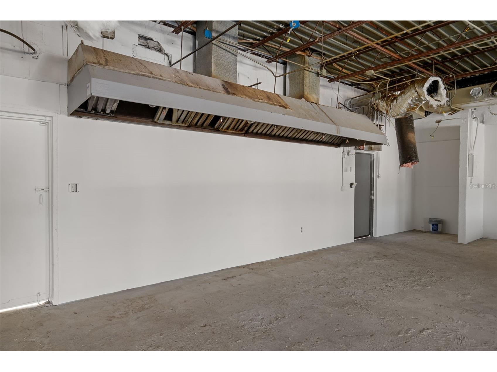 13705 N Dale Mabry Highway Tampa FL 33618 TB8486222 image25