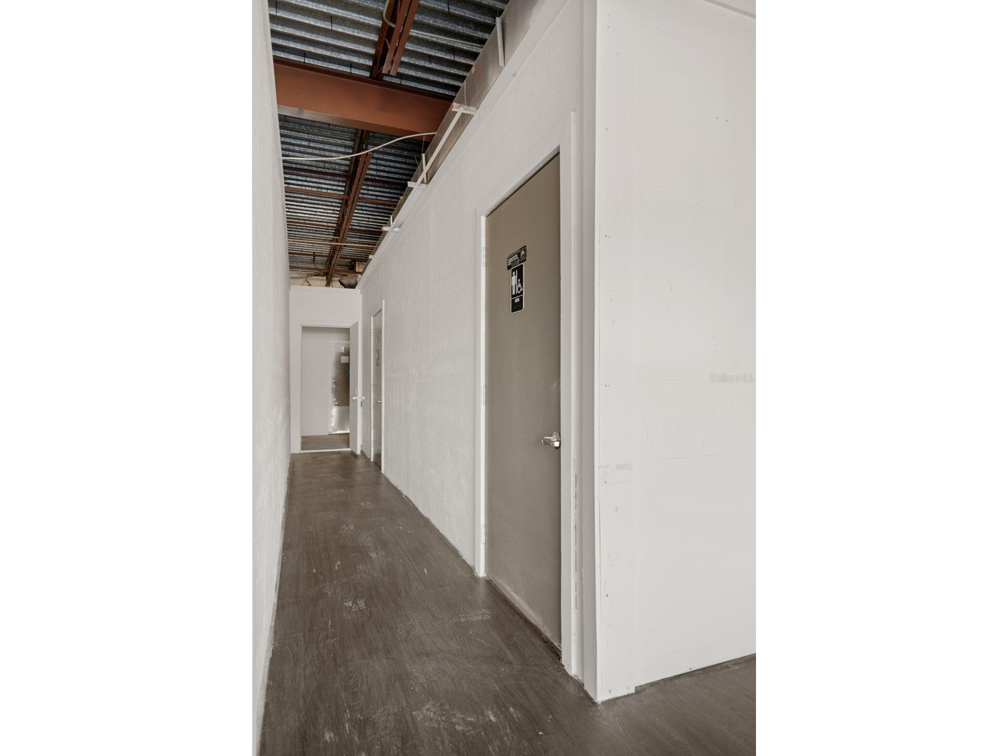 13705 N Dale Mabry Highway Tampa FL 33618 TB8486222 image34