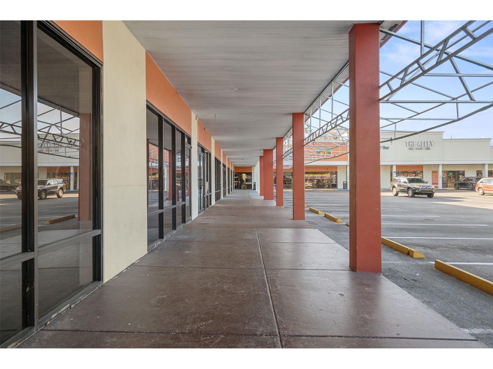 13705 N Dale Mabry Highway Tampa FL 33618 TB8486222 image9