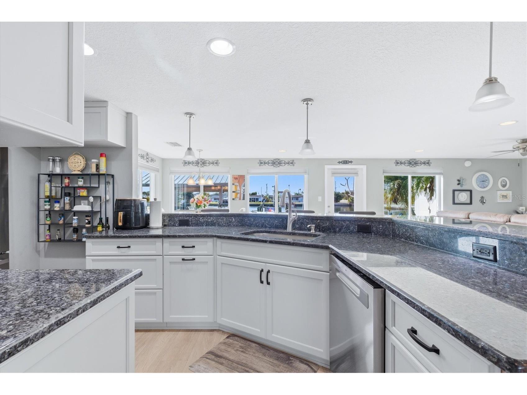 13711 Evelane Drive Hudson FL 34667 - DIRECT GULF ACCESS W7882379 image27
