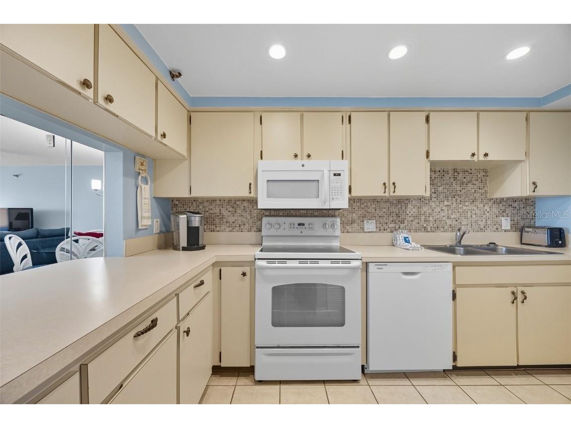 13720 Gulf Boulevard #609 Madeira Beach FL 33708 - GULF OF MEXICO - MADEIRA BEACH O6339022 image16