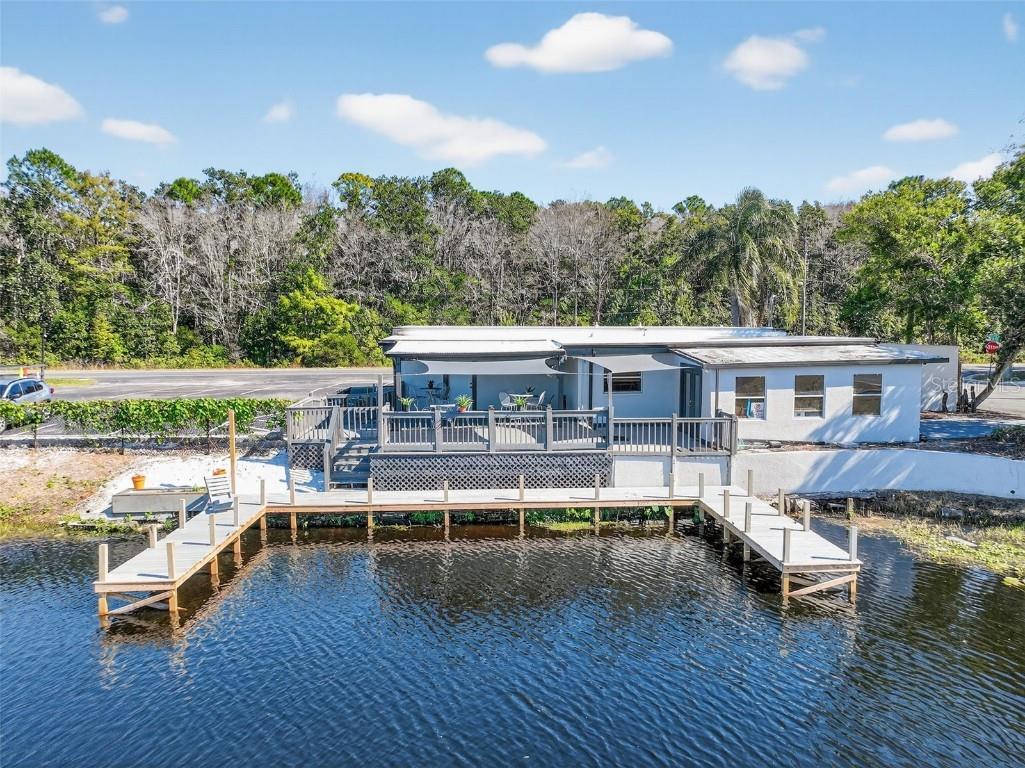 13721 Country Club Drive Tavares FL 32778 - LITTLE LAKE HARRIS G5103713 image1