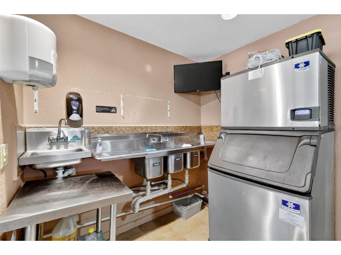 13721 Country Club Drive Tavares FL 32778 - LITTLE LAKE HARRIS G5103713 image10