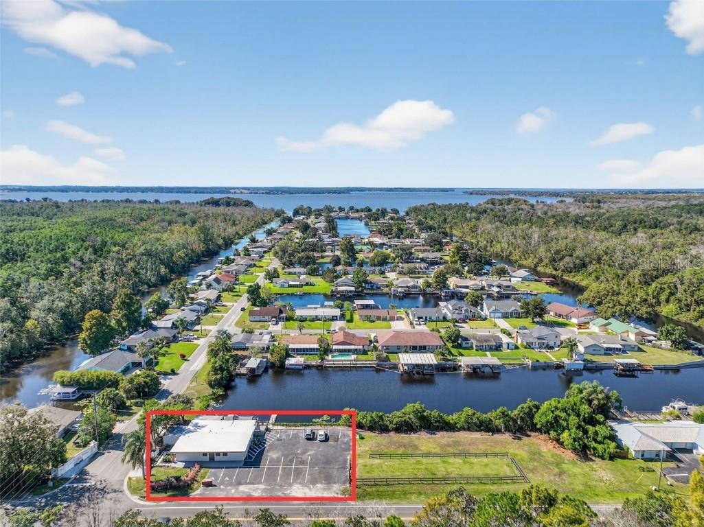 13721 Country Club Drive Tavares FL 32778 - LITTLE LAKE HARRIS G5103713 image4