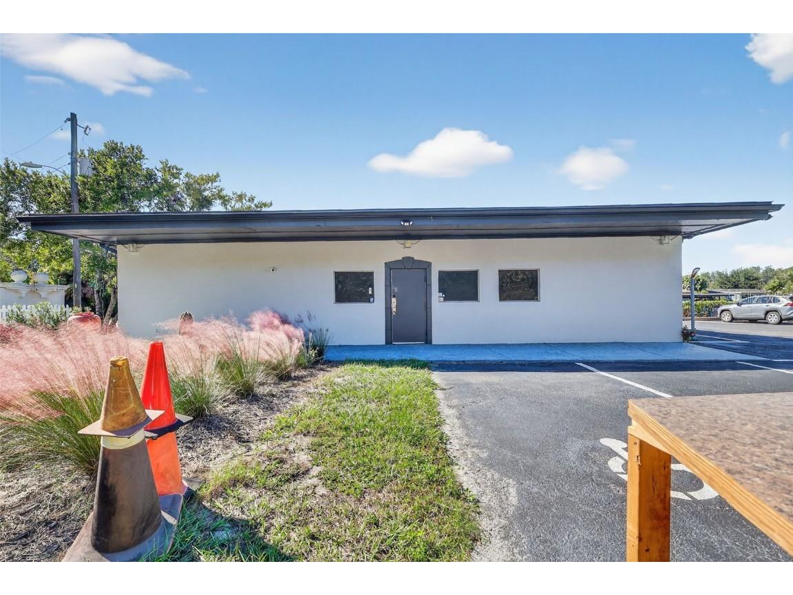 13721 Country Club Drive Tavares FL 32778 - LITTLE LAKE HARRIS G5103713 image5