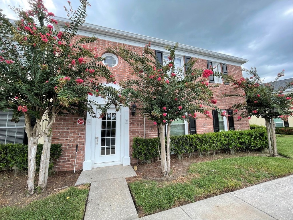 13722 Orange Sunset Dr #102 Tampa FL 33618 TB8426827 image1