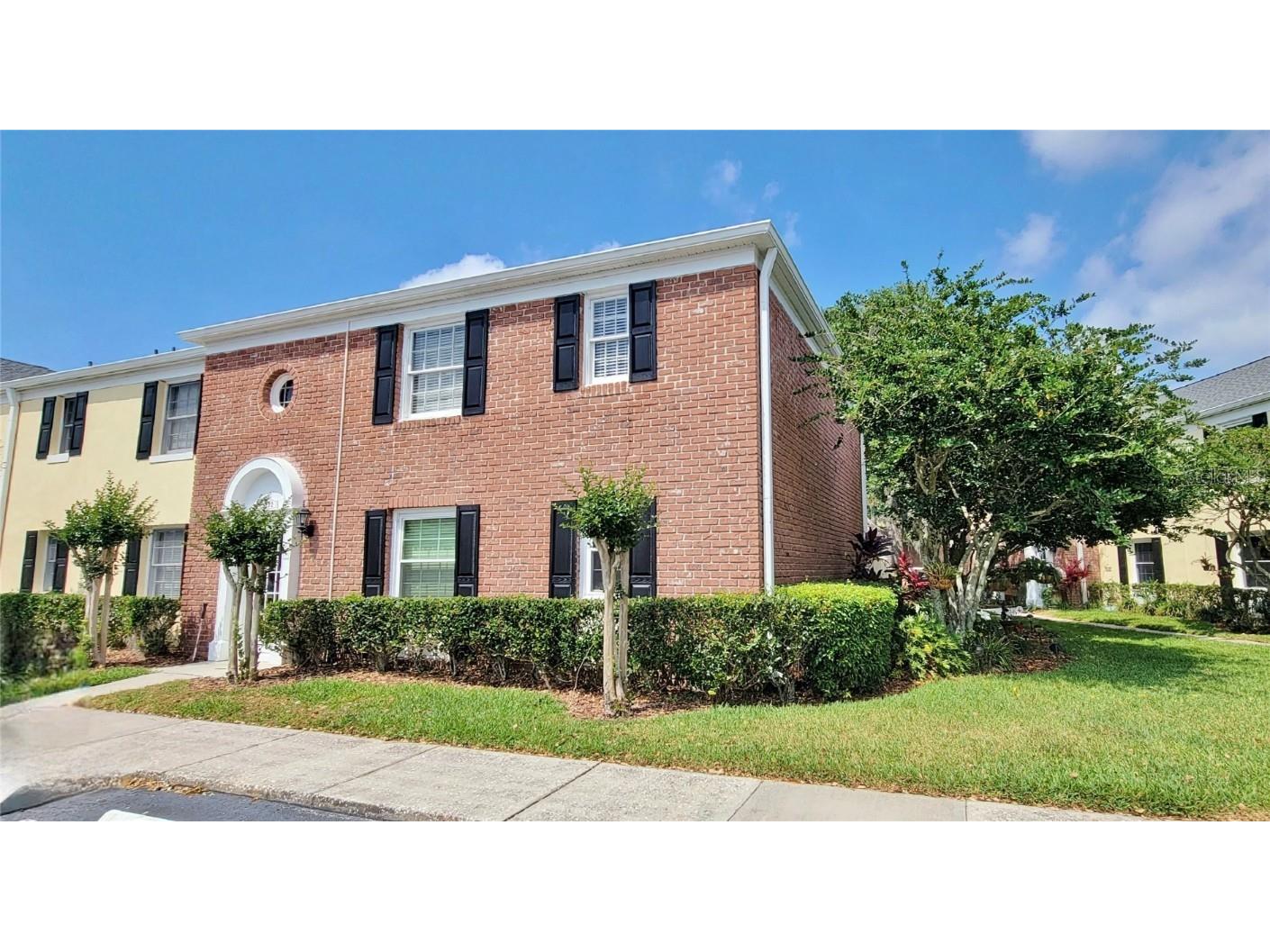 13722 Orange Sunset Drive #101 Tampa FL 33618 - LAKE MAGDELANE T3437047 image1