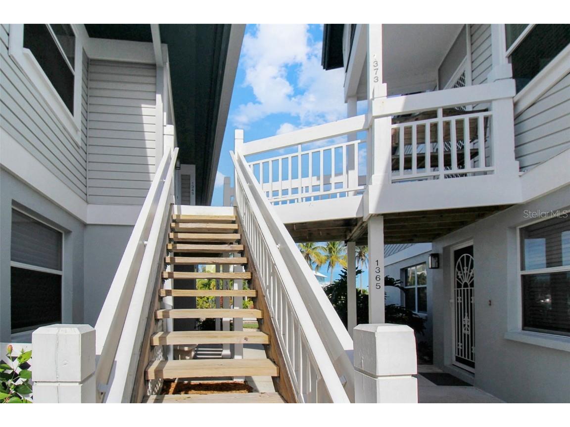 1373 Siesta Bayside Drive #1373-C Sarasota FL 34242 A4594327 image3