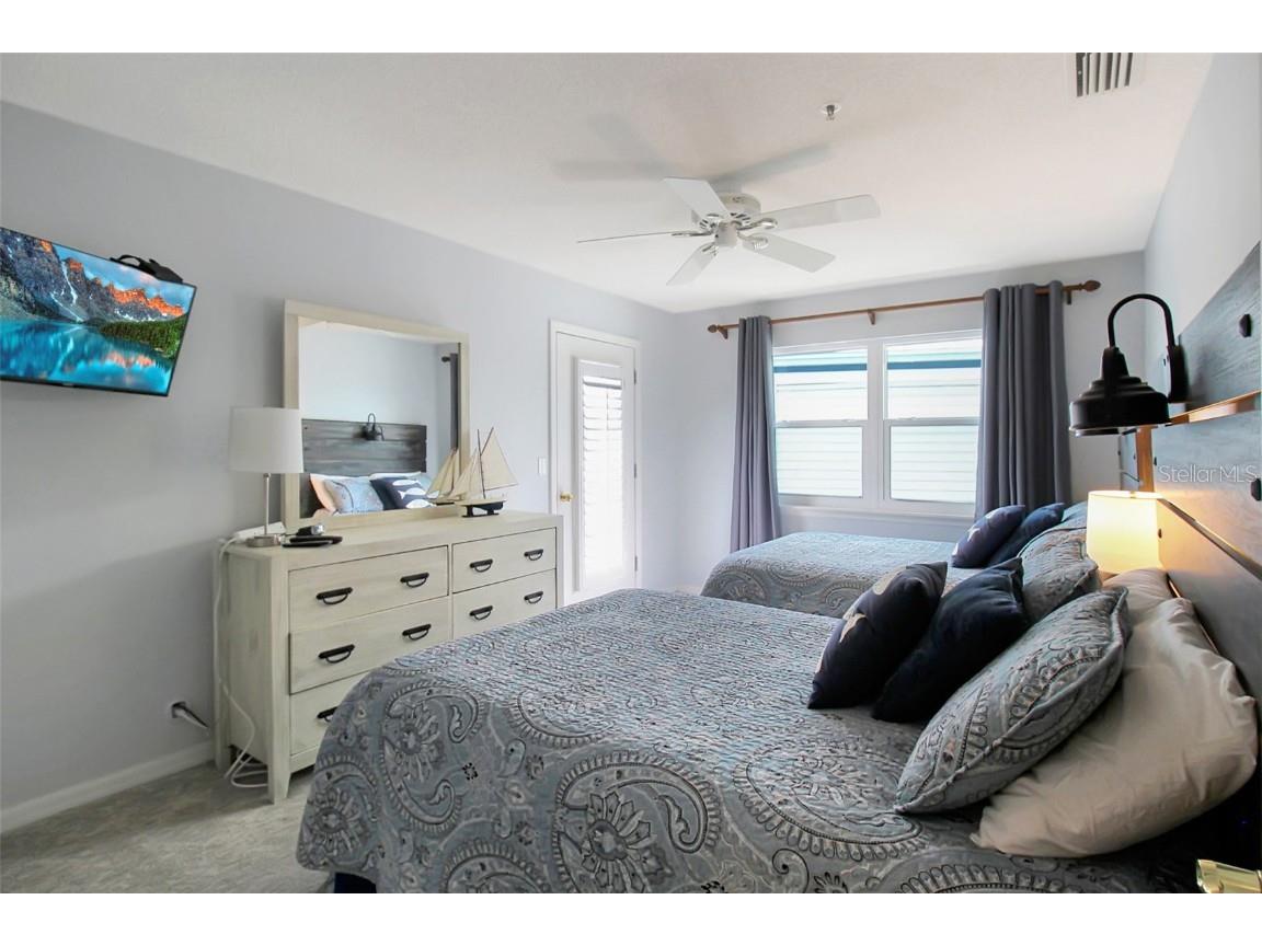 1373 Siesta Bayside Drive #1373-C Sarasota FL 34242 A4594327 image30