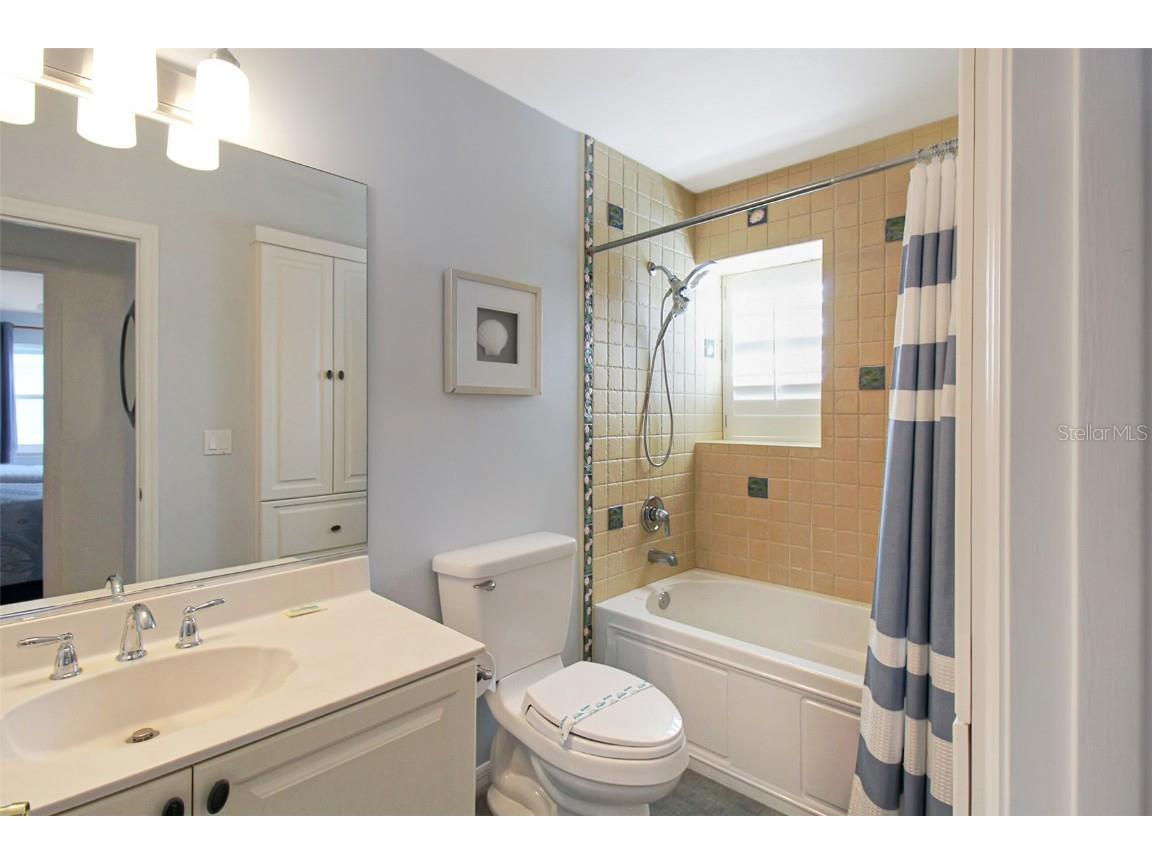 1373 Siesta Bayside Drive #1373-C Sarasota FL 34242 A4594327 image33