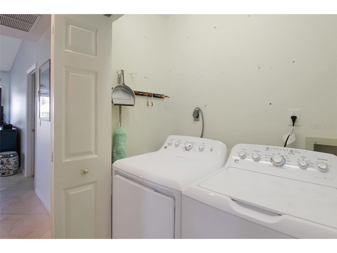 1373 Siesta Bayside Drive #1373-C Sarasota FL 34242 A4594327 image34