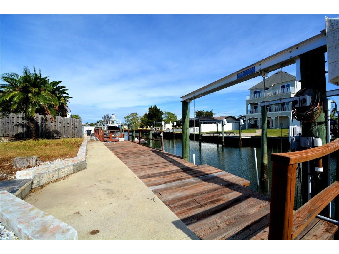 13738 Melanie Avenue Hudson FL 34667 - SALTWATER CANEL TO GULF OF MEX W7858226 image1