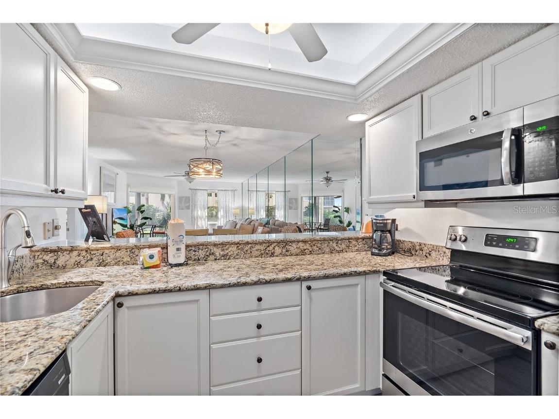 1374 Siesta Bayside Drive #1374-D Sarasota FL 34242 A4591689 image14