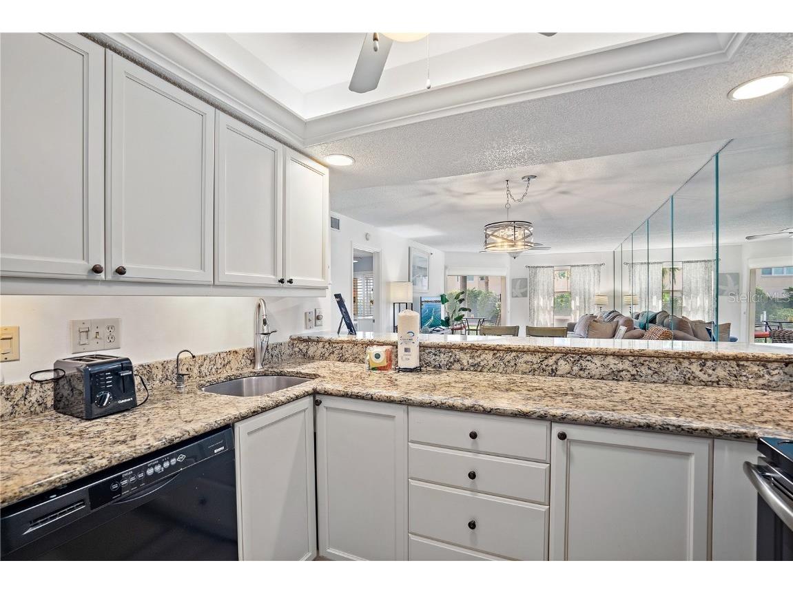1374 Siesta Bayside Drive #1374-D Sarasota FL 34242 A4591689 image15