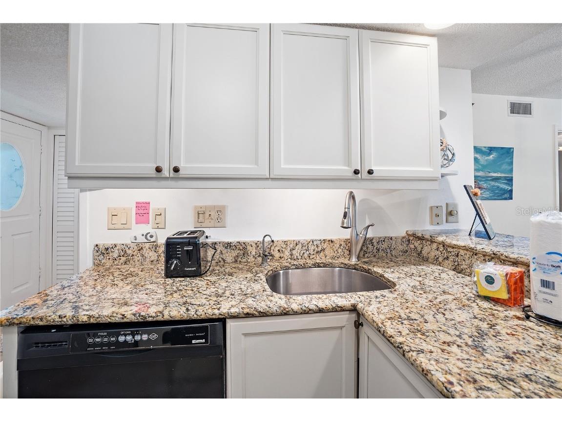 1374 Siesta Bayside Drive #1374-D Sarasota FL 34242 A4591689 image17