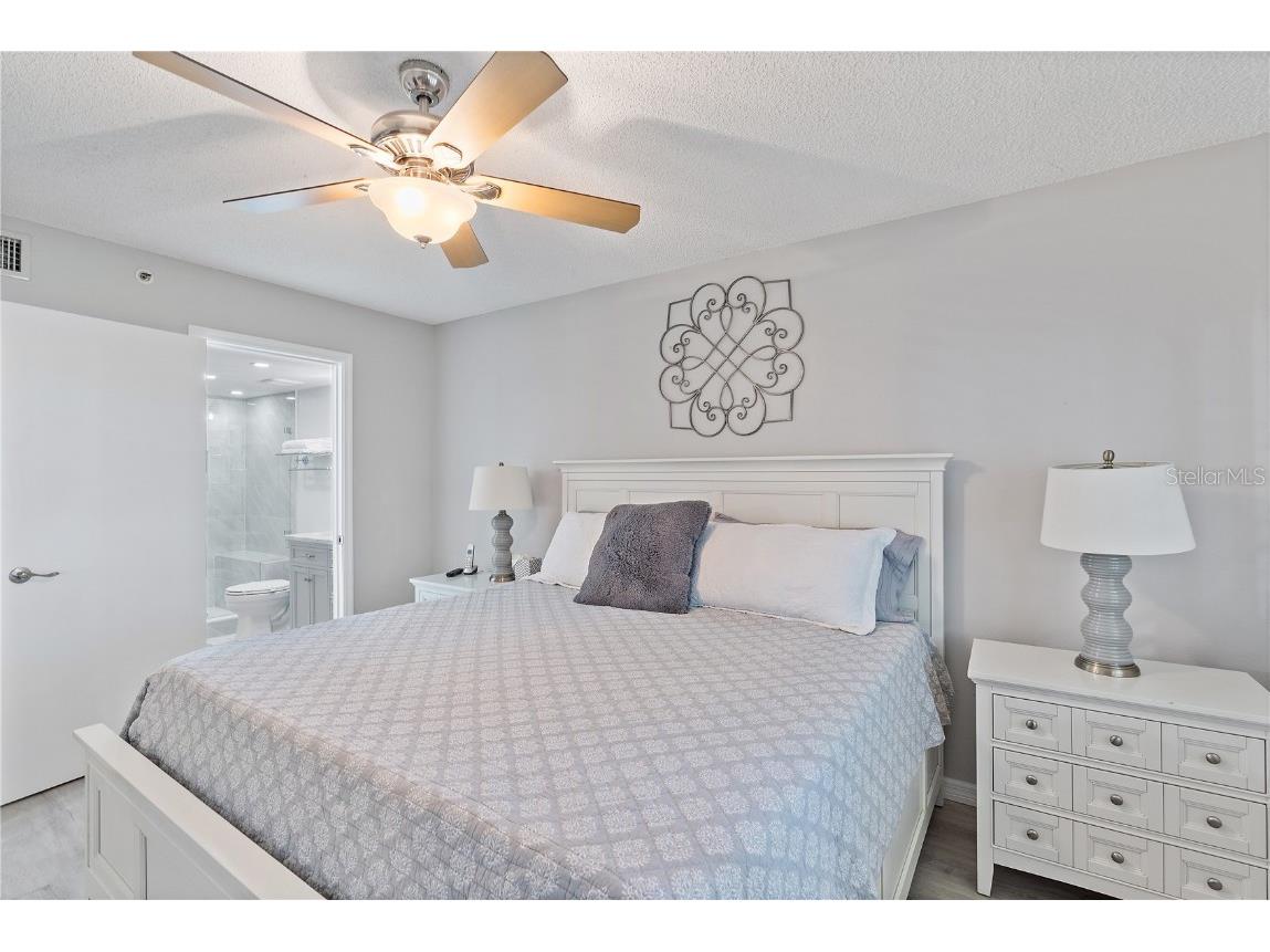 1374 Siesta Bayside Drive #1374-D Sarasota FL 34242 A4591689 image19