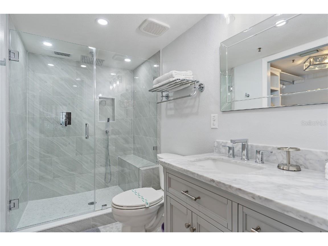 1374 Siesta Bayside Drive #1374-D Sarasota FL 34242 A4591689 image20