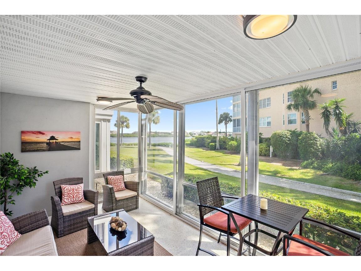 1374 Siesta Bayside Drive #1374-D Sarasota FL 34242 A4591689 image3