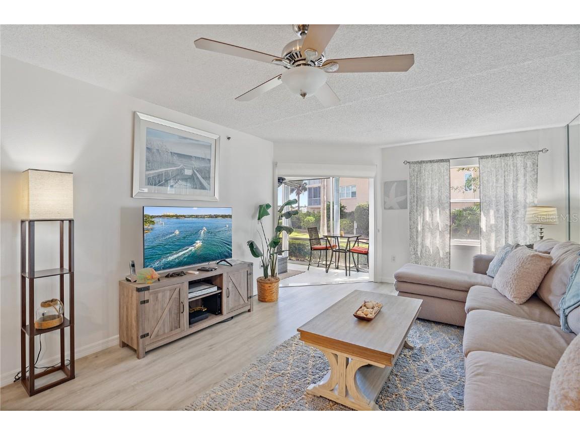 1374 Siesta Bayside Drive #1374-D Sarasota FL 34242 A4591689 image7