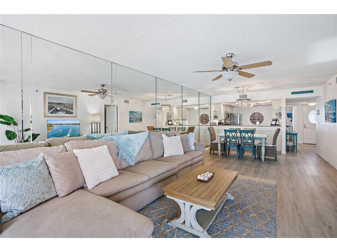 1374 Siesta Bayside Drive #1374-D Sarasota FL 34242 A4591689 image8