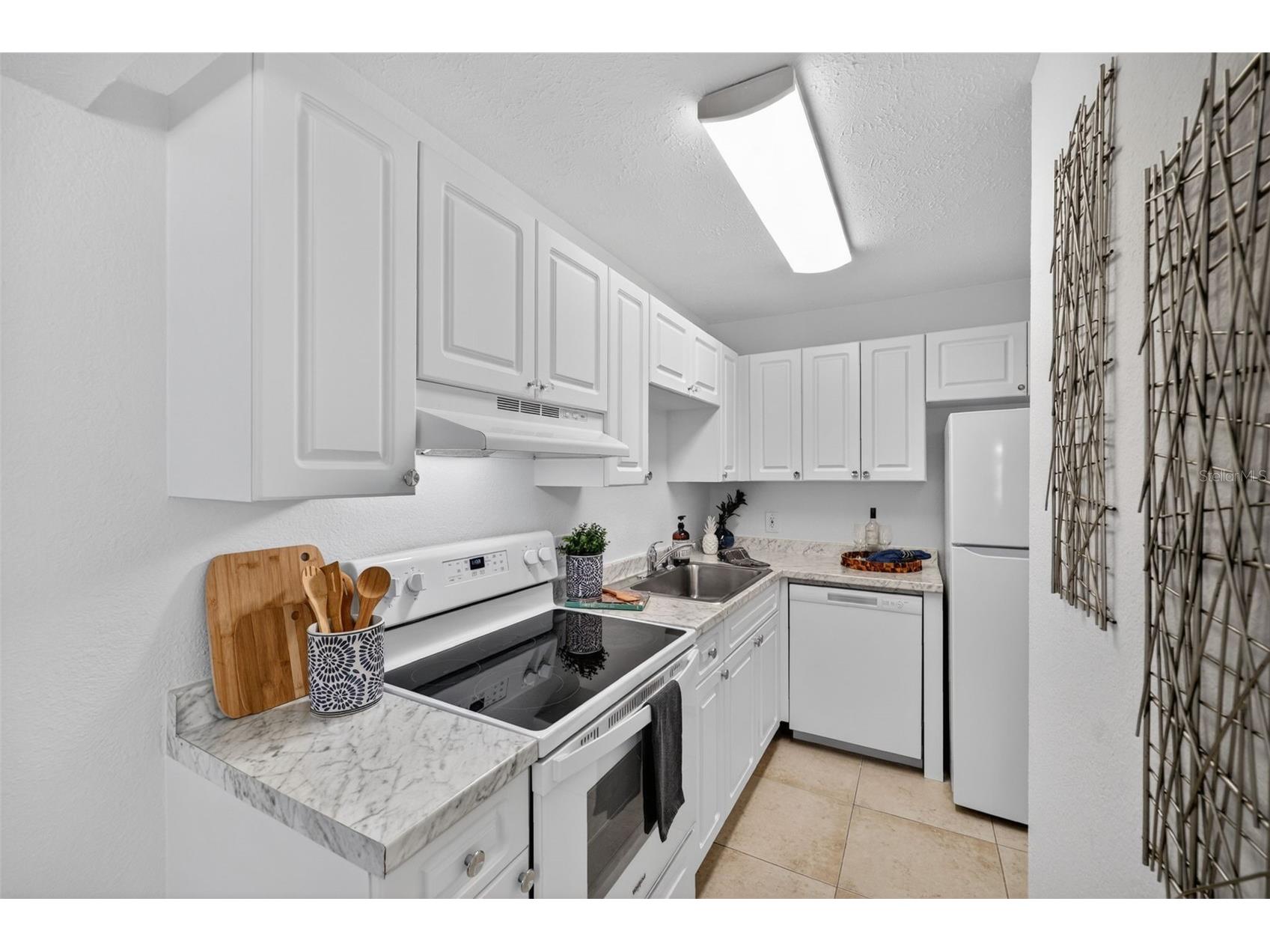 13755 Orange Sunset Drive #101 Tampa FL 33618 - LAKE MAGDALENE TB8508180 image10