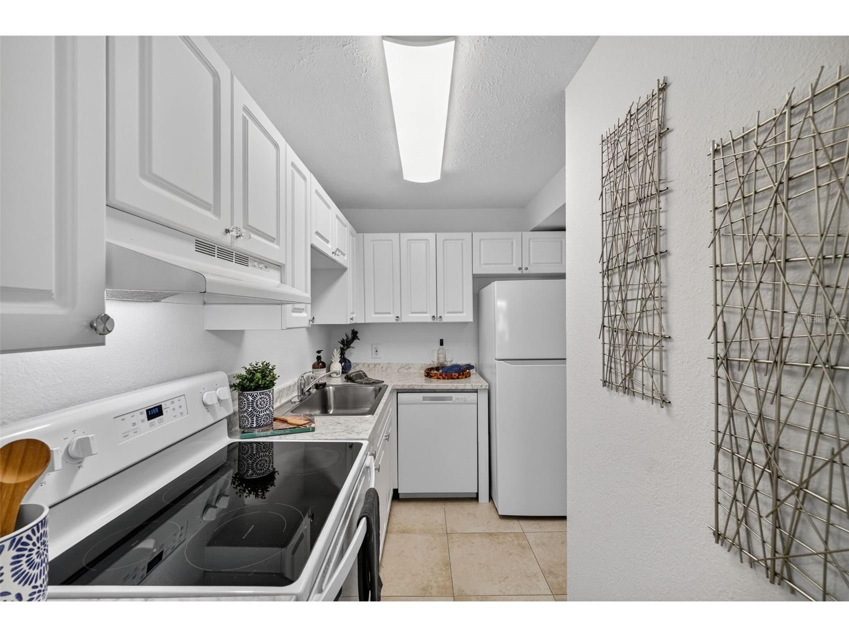 13755 Orange Sunset Drive #101 Tampa FL 33618 - LAKE MAGDALENE TB8508180 image11