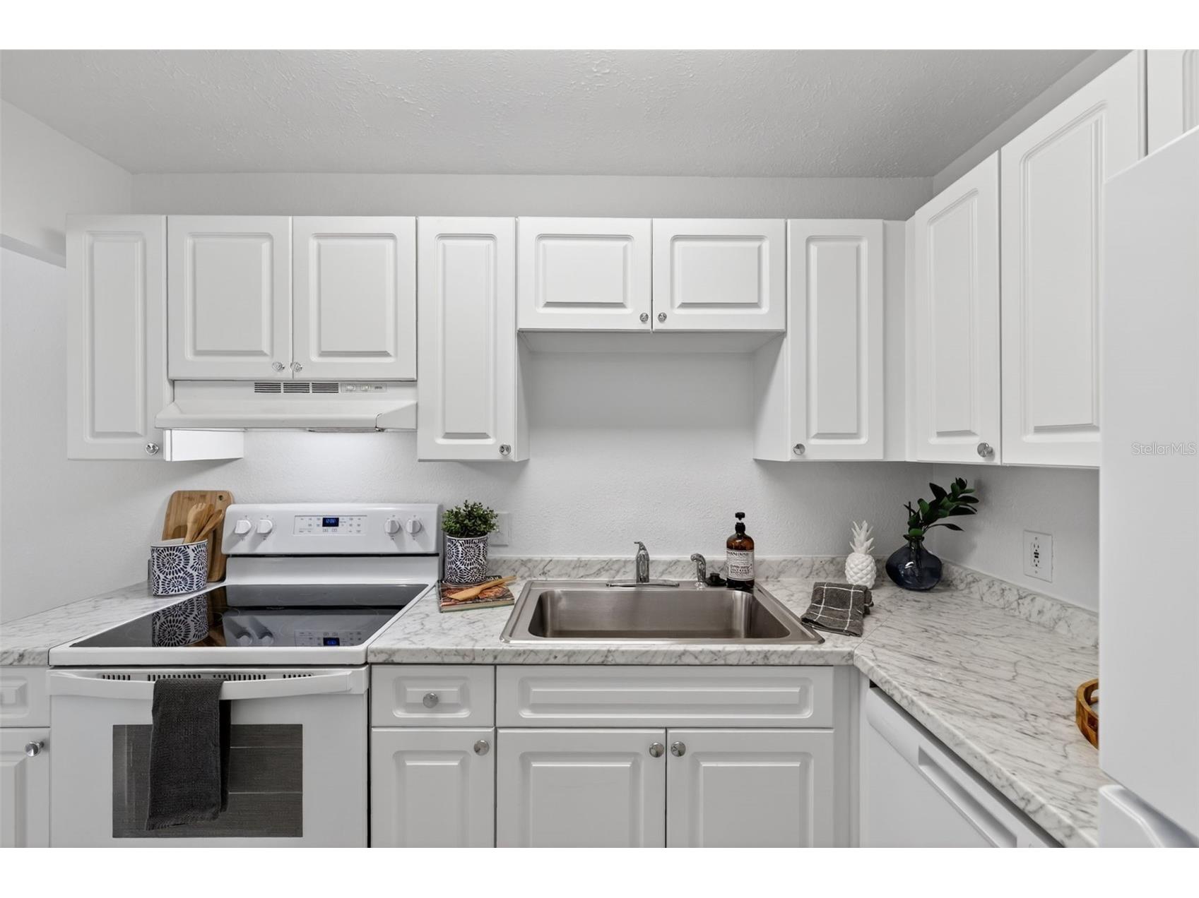 13755 Orange Sunset Drive #101 Tampa FL 33618 - LAKE MAGDALENE TB8508180 image9