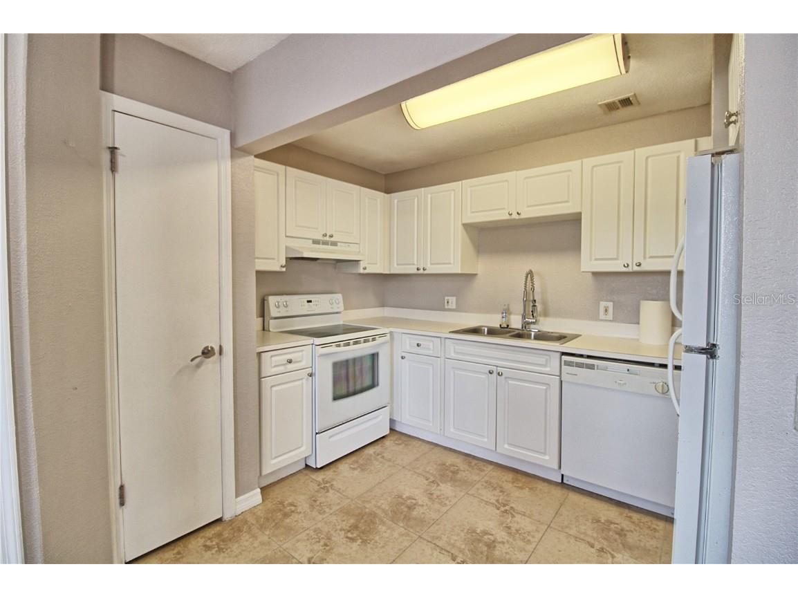 13760 Orange Sunset Drive #201 Tampa FL 33618 TB8344165 image6