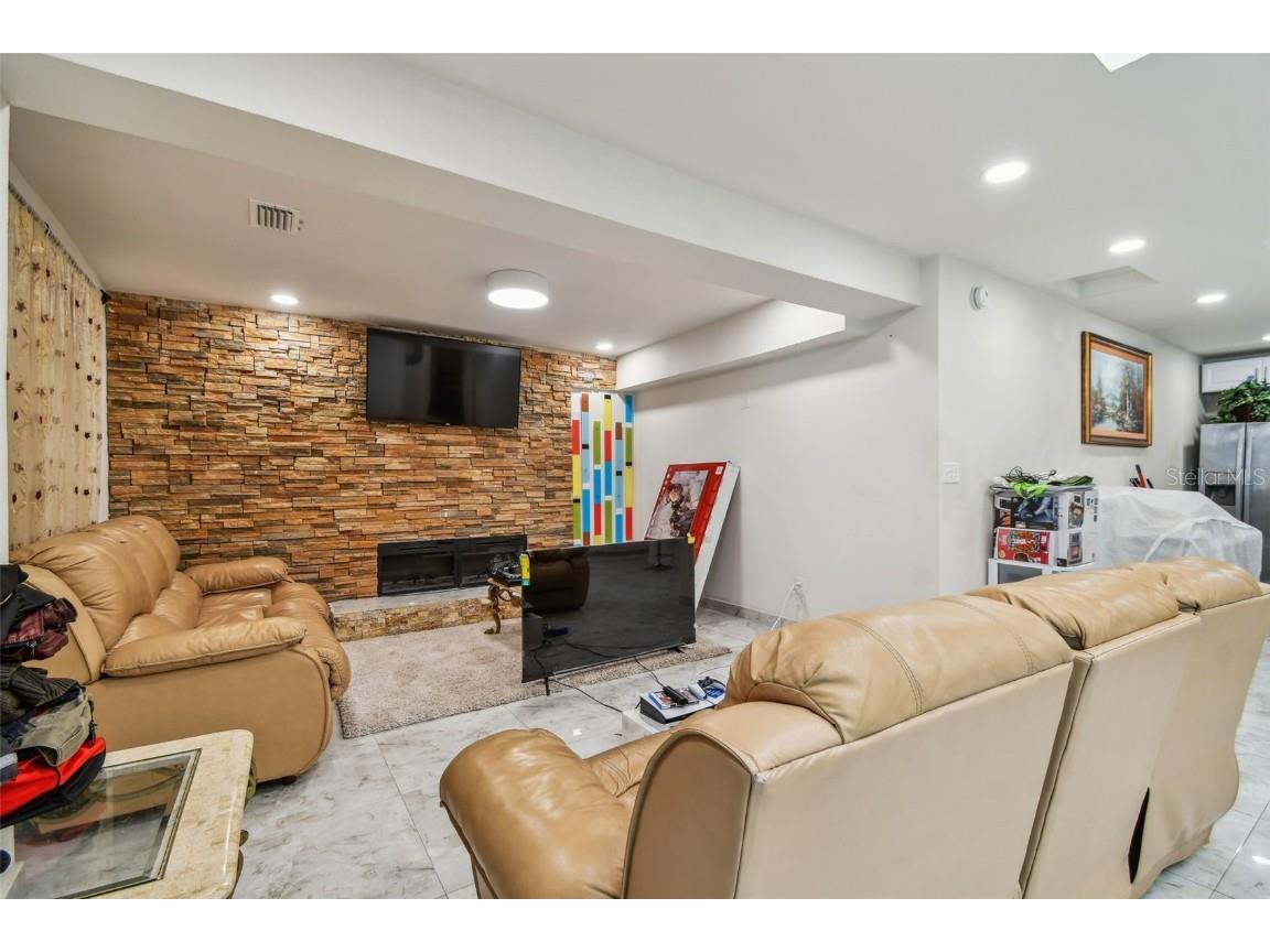 1377 S Washington Avenue Clearwater FL 33756 TB8424466 image4