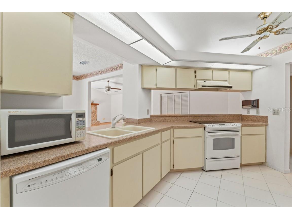 1379 Matthew Avenue Spring Hill FL 34609 TB8377136 image15