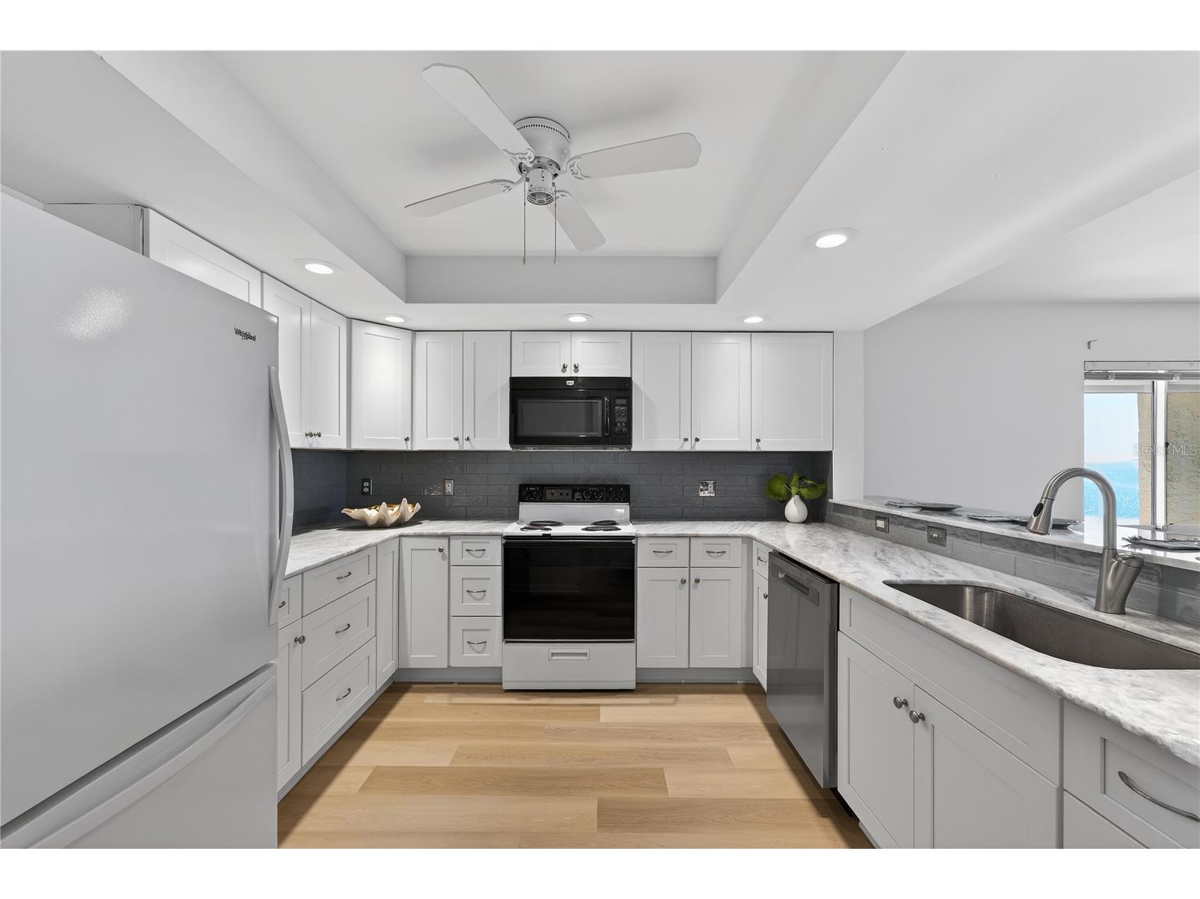 138 1st Street E #302 Saint Petersburg FL 33715 - TAMPA BAY/GULF OF MEXICO U8249724 image4