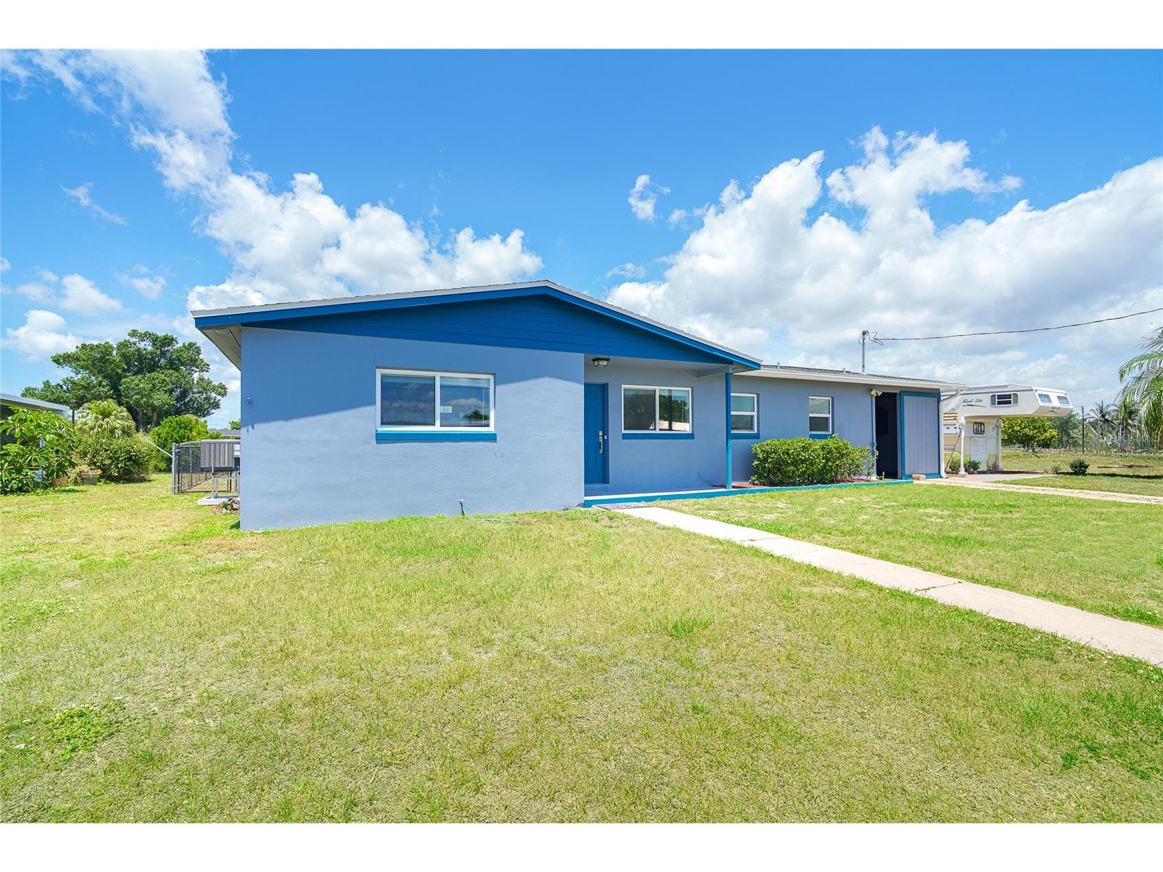 138 Buckeye Avenue NW Port Charlotte FL 33952 - SUNRISE WATERWAY D6147292 image1