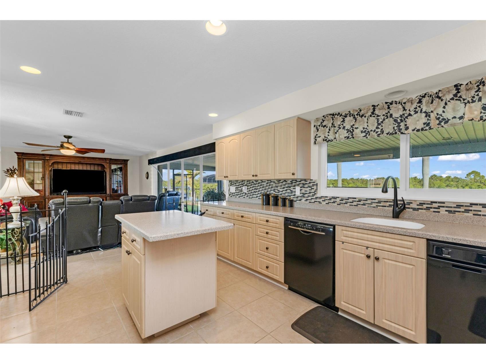 138 Colonial Street SW Port Charlotte FL 33952 C7523196 image4
