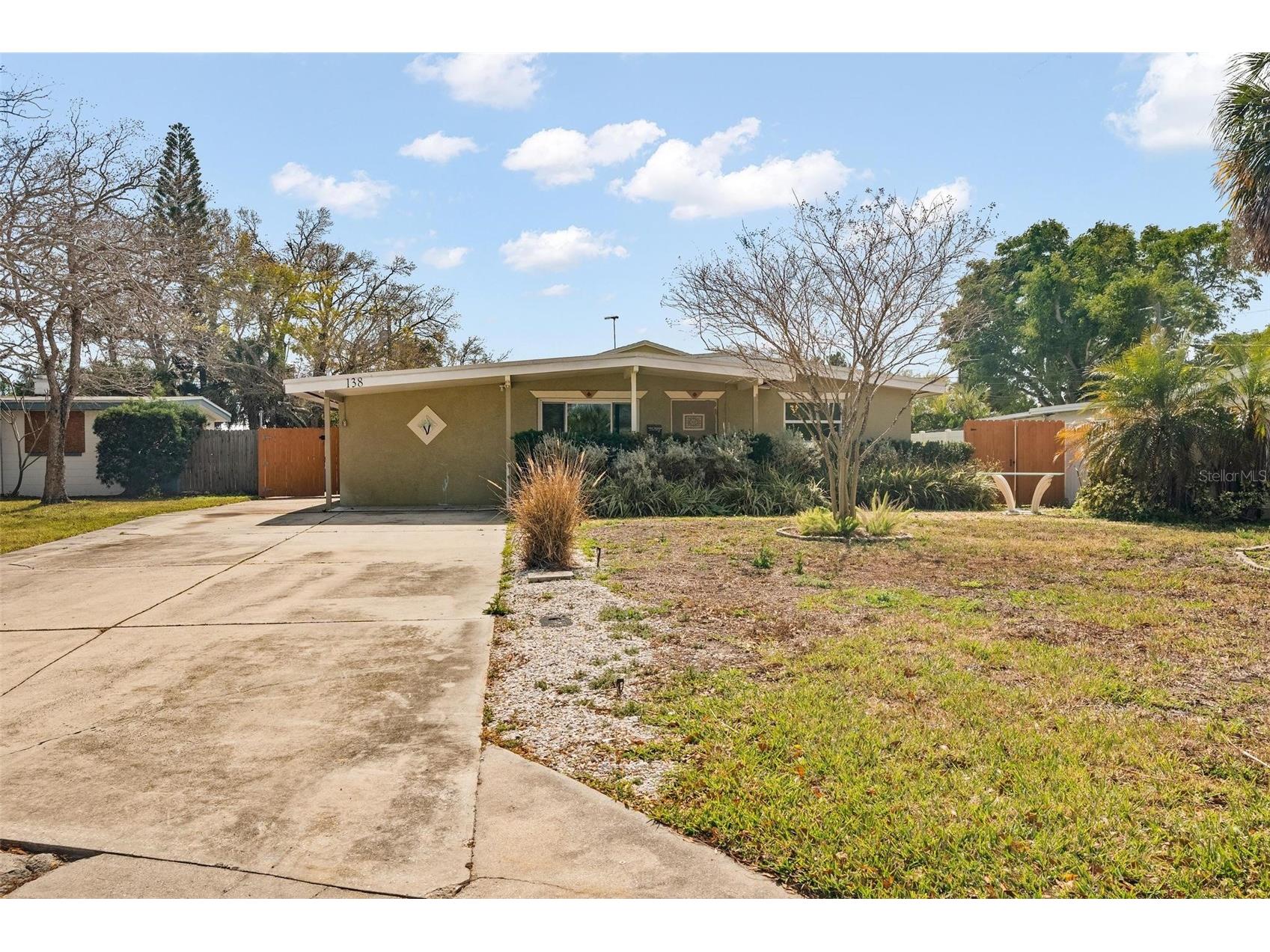 138 Davison Avenue NE Saint Petersburg FL 33703 TB8477579 image1