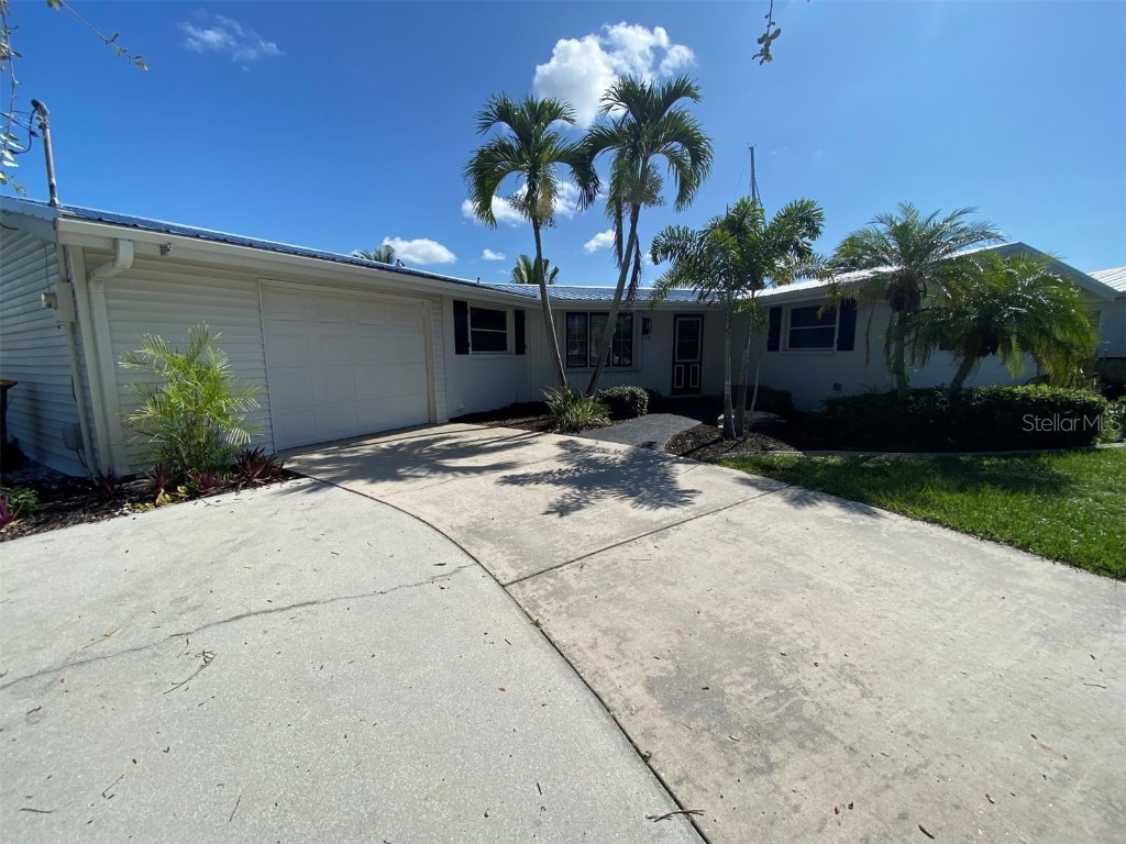 138 Leland Street SE Port Charlotte FL 33952 C7481423 image1