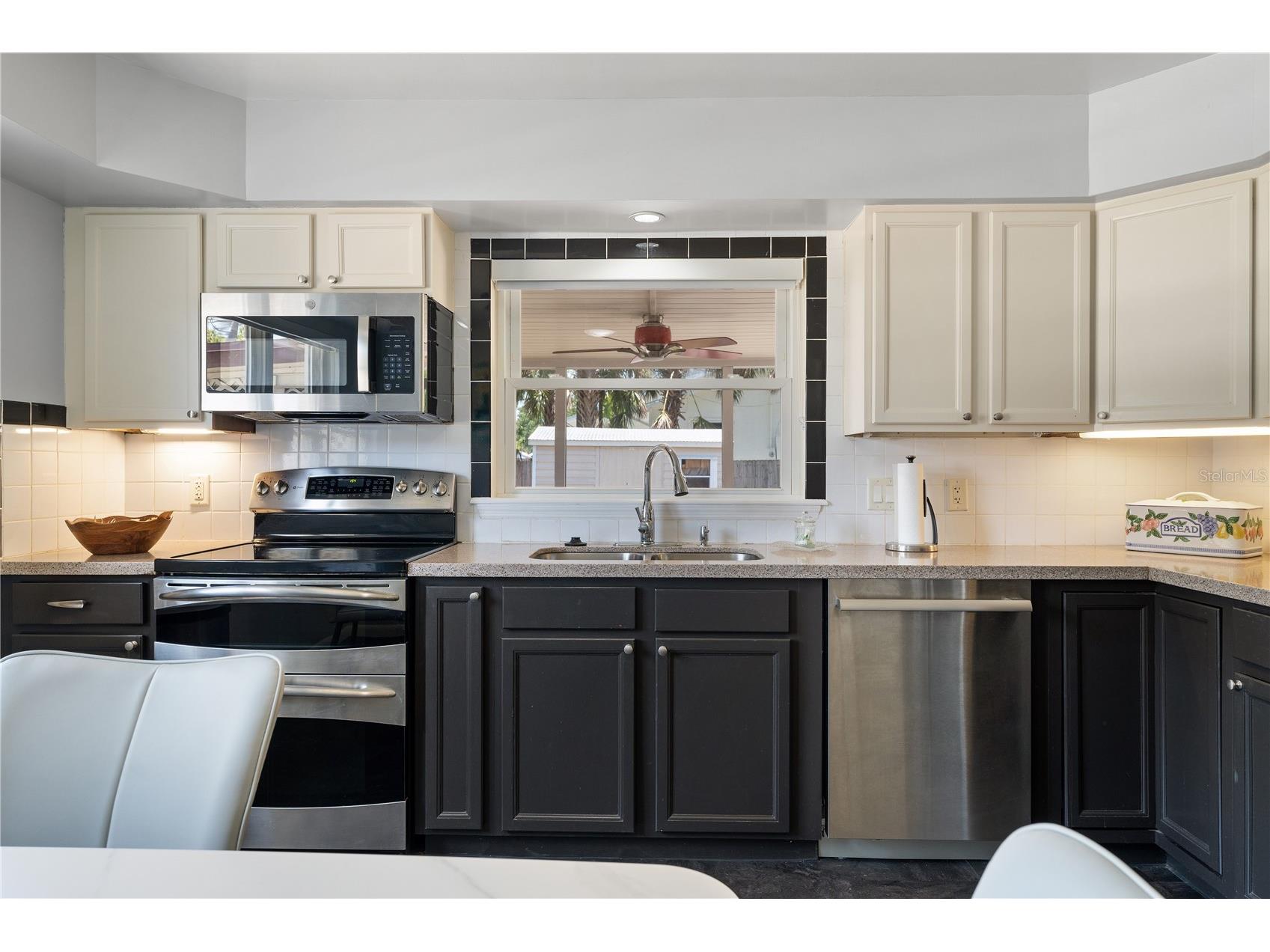 138 Pearl Avenue Sarasota FL 34243 A4691706 image9
