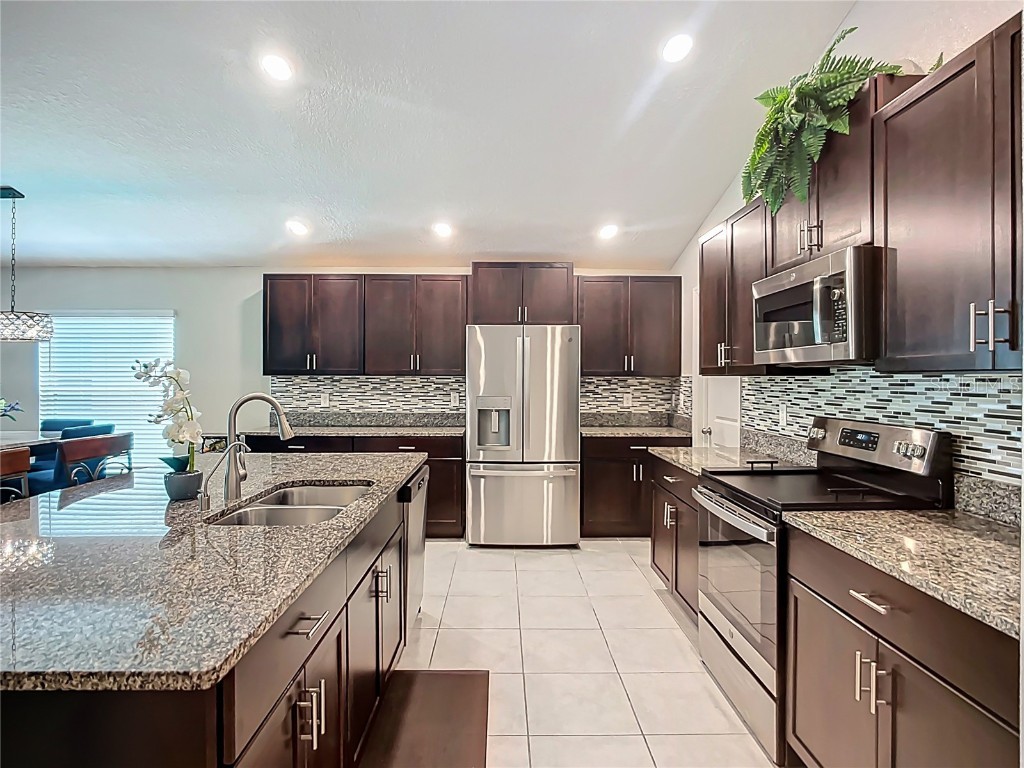 138 Rain Berry Avenue Ruskin FL 33570 TB8406633 image3