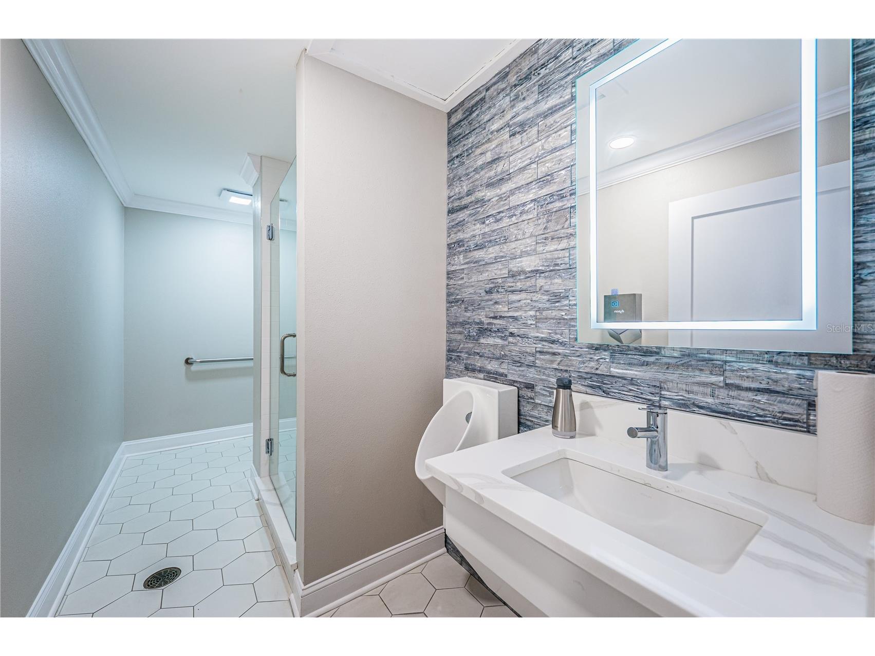 1380 Gulf Boulevard #307 Clearwater Beach FL 33767 - GULF OF MEXICO U8241002 image24