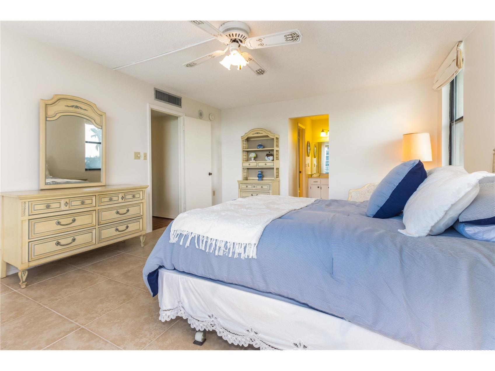 1380 Gulf Boulevard #307 Clearwater Beach FL 33767 - GULF OF MEXICO U8241002 image41