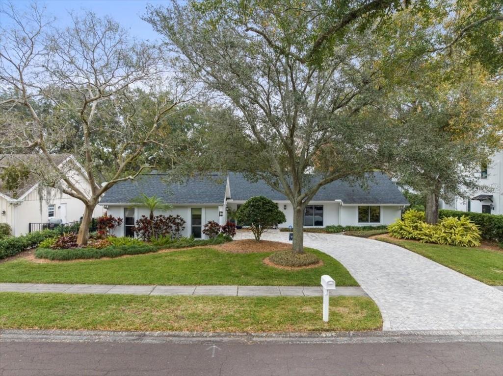 13803 Lake Village Place Tampa FL 33618 T3543766 image1